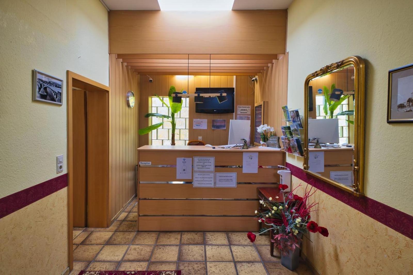 克朗雷司令酒店 特里特海姆 外观 照片